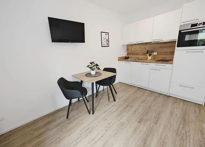 Ticasa Black-Zentral-Outlet-Aufzug-Stylisch-Unique